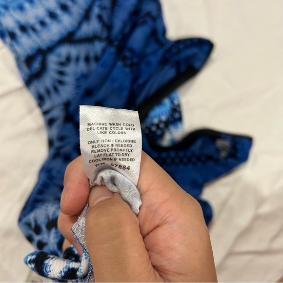 Blue and Black Tart Brand, tye dye pattern long sleeve - Picture 7 of 10